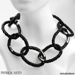 Malın səhifəsinə keç DYRBERG/KERN. Dəri Boyunbağı