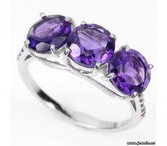 Təbii ametist və qranat daşı ilə bəzədilmiş 925 əyar gümüş üzük.