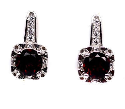 Qranat və CZ ilə bəzədilmiş 925 əyar Gümüş Sırğa.