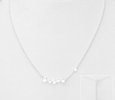 Malın səhifəsinə keç 925 Sterling Silver Star Necklace