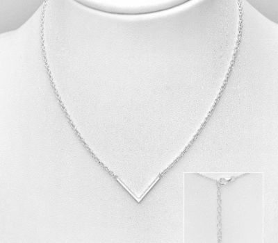 Malın səhifəsinə keç 925 Sterling Silver Chevron Necklace