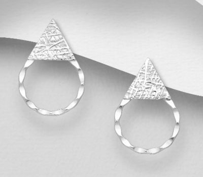 Malın səhifəsinə keç 925 Sterling Silver Circle Push-Back Earrings Featuring Textured Triangle Shape