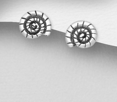 Malın səhifəsinə keç 925 Sterling Silver Oxidized Push-Back Shell Earrings