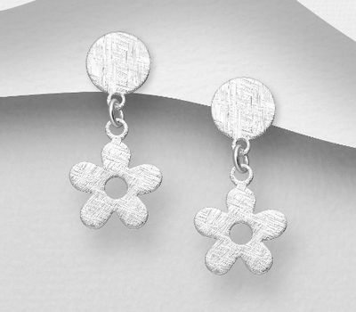 Malın səhifəsinə keç 925 Sterling Silver Matt Flower and Circle Push-Back Earrings