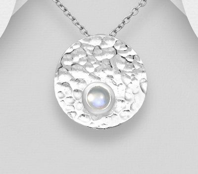 Şəkli böyütmək üçün tiklayın 925 Sterling Silver Hammered Pendant, Decorated with Rainbow Moonstone