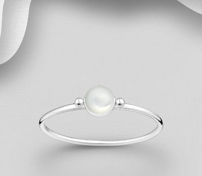 925 Sterling Silver Ring Decorated with Shell
