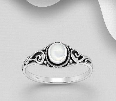 925 Sterling Silver Swirl Ring Decorated with Shell