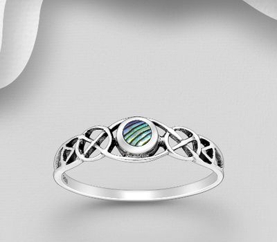 925 Sterling Silver Celtic Ring Decorated With Shell