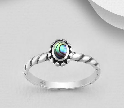 925 Sterling Silver Oxidized Ring Decorated With Shell