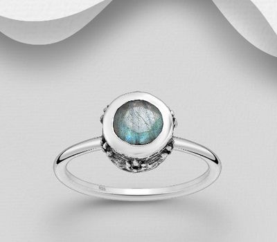 Desire by 7K - 925 Sterling Silver Oxidized Solitaire Ring, Decorated with Labradorite