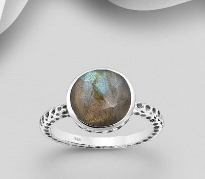 Şəkli böyütmək üçün tiklayın Desire by 7K - 925 Sterling Silver Oxidized Solitaire Ring, Decorated with Labradorite