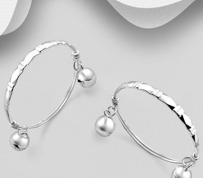 Şəkli böyütmək üçün tiklayın 925 Sterling Silver Baby Bangle Featuring Ball Charm