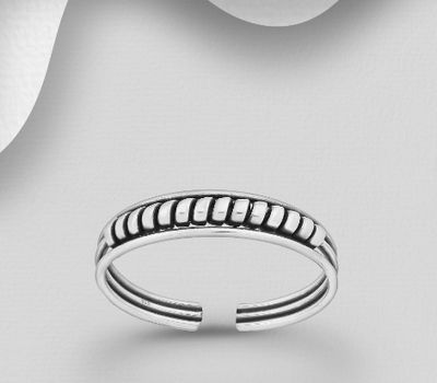 Şəkli böyütmək üçün tiklayın Oxidized sterling silver toe ring.