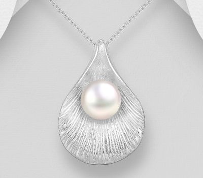 925 Sterling Silver Pendant Decorated With Fresh Water Pearl