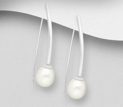 925 Sterling Silver Hook Earring Decorated with Freshwater Pearl
