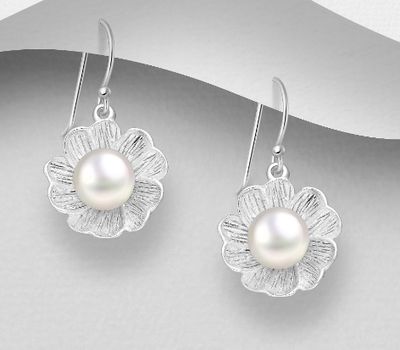 Şəkli böyütmək üçün tiklayın 925 Sterling Silver Flower Hook Earrings, Decorated with Freshwater Pearls