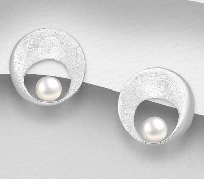 925 Sterling Silver Matt Earrings Decorated With Fresh Water Pearls