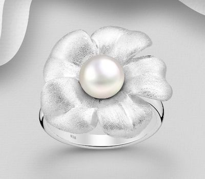 925 Sterling Silver Matt Flower Ring Decorated With Fresh Water Pearl