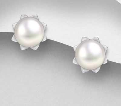 925 Sterling Silver Flower Push-Back Earrings, Decorated with Freshwater Pearls