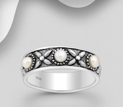 Şəkli böyütmək üçün tiklayın 925 Sterling Silver Ring Decorated With Fresh Water Pearls