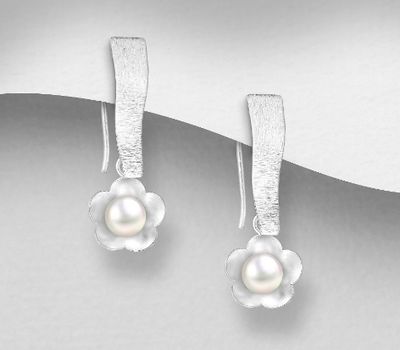 Şəkli böyütmək üçün tiklayın 925 Sterling Silver Matt Flower Hook Earrings, Decorated with Freshwater Pearls