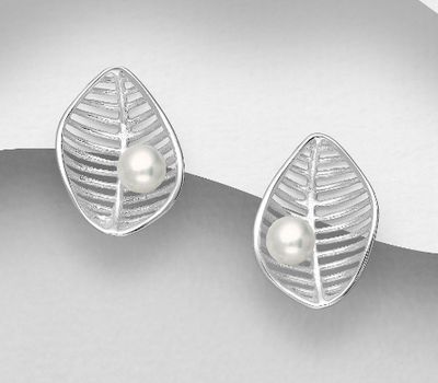 925 Sterling Silver Leaf Push-Back Earrings Decorated With Fresh Water Pearls