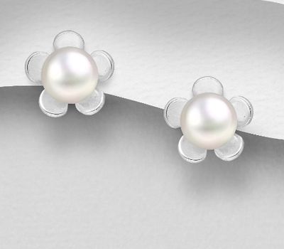 925 Sterling Silver Flower Push-Back Earrings, Decorated with Freshwater Pearls