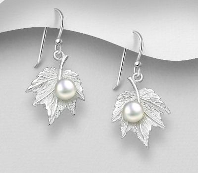 Şəkli böyütmək üçün tiklayın 925 Sterling Silver Leaf Hook Earrings, Decorated with Freshwater Pearls