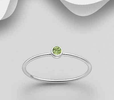 925 Sterling Silver Solitaire Ring, Decorated with Peridot