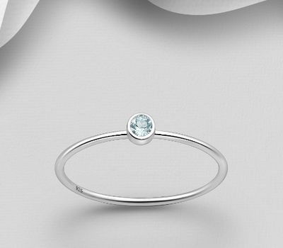 Şəkli böyütmək üçün tiklayın 925 Sterling Silver Solitaire Ring, Decorated with Sky-Blue Topaz