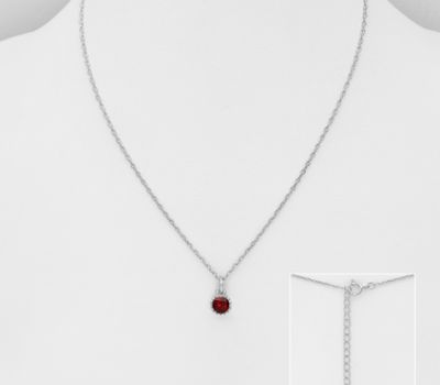 925 Sterling Silver Solitaire Necklace, Decorated with Garnet
