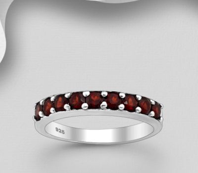 Şəkli böyütmək üçün tiklayın 925 Sterling Silver Ring, Decorated With Garnet