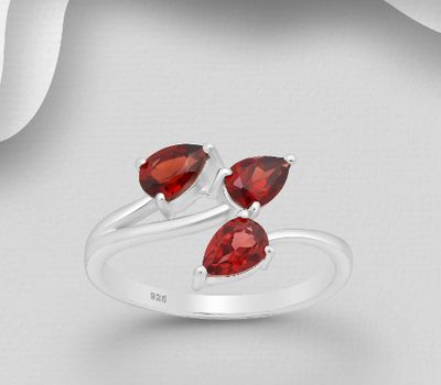 Şəkli böyütmək üçün tiklayın La Preciada - 925 Sterling Silver Ring, Decorated with Garnet