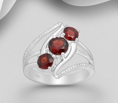 Malın səhifəsinə keç La Preciada - 925 Sterling Silver Ring, Decorated with Garnet
