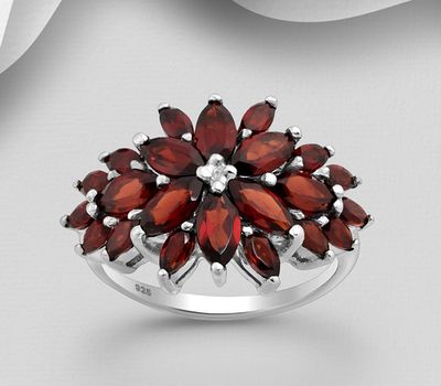 La Preciada - 925 Sterling Silver Flower Ring, Decorated with Garnet