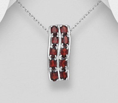 Malın səhifəsinə keç La Preciada - 925 Sterling Silver Pendant, Decorated with Garnet