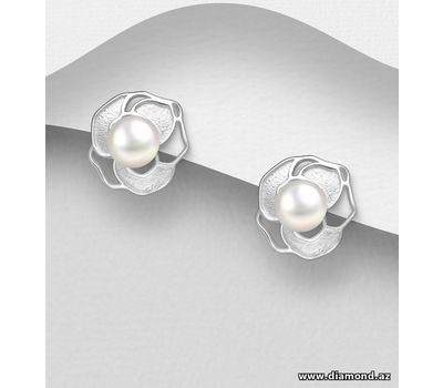 Şəkli böyütmək üçün tiklayın 925 Sterling Silver Flower Push-Back Earring, Decorated with FreshWater Pearls