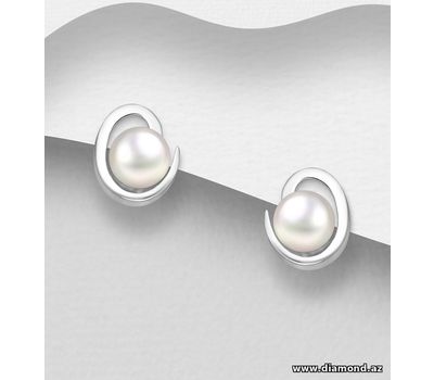 Şəkli böyütmək üçün tiklayın 925 Sterling Silver Push-Back Earrings Decorated With Fresh Water Pearls
