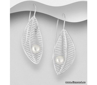 Şəkli böyütmək üçün tiklayın 925 Sterling Silver Leaf Hook Earrings Decorated With Fresh Water Pearls