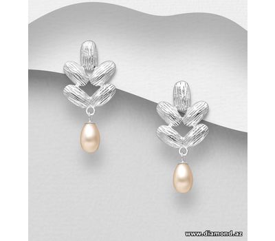 Şəkli böyütmək üçün tiklayın 925 Sterling Silver Push-Back Earrings, Decorated with Freshwater Pearls