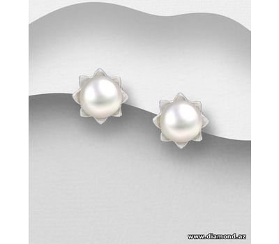 Şəkli böyütmək üçün tiklayın 925 Sterling Silver Leaf Push-Back Earrings, Decorated with FreshWater Pearls