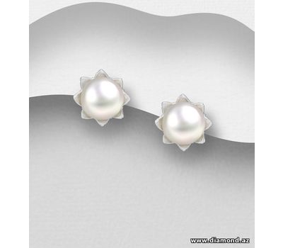 925 Sterling Silver Leaf Push-Back Earrings, Decorated with FreshWater Pearls